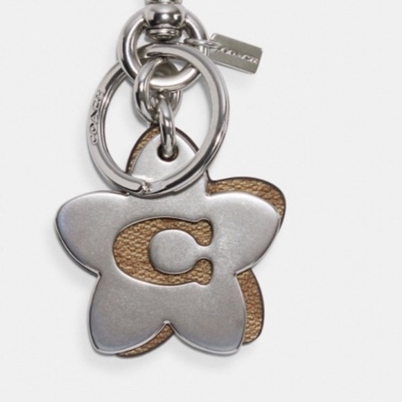 🥀COACH AIR BUD CASE 🥀& CHARM - Picture 2 of 4